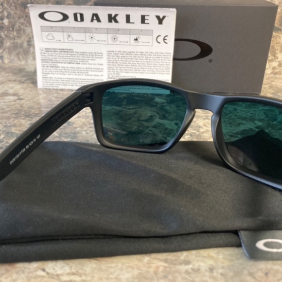Oakley Holbrook Sunglasses - Picture 2 of 5
